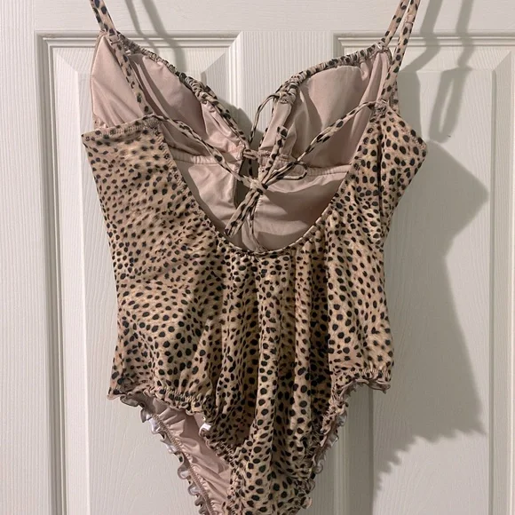 Leopard Print 1 Piece Swimsuit - Picture 2 of 6